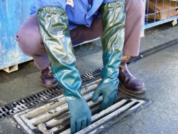 Picture of PAIR OF INDUSTRIAL GREEN DOUBLE DIPPED GLOVES (LONG ARM)