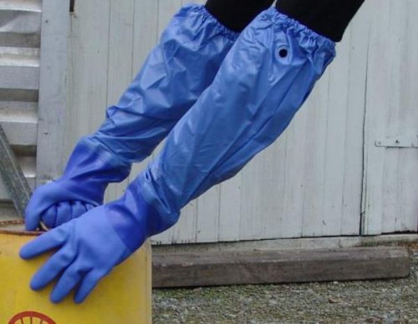 Picture of PAIR OF LYNN RIVER SHOWA 690 BLUE LONG ARM GLOVE (M)